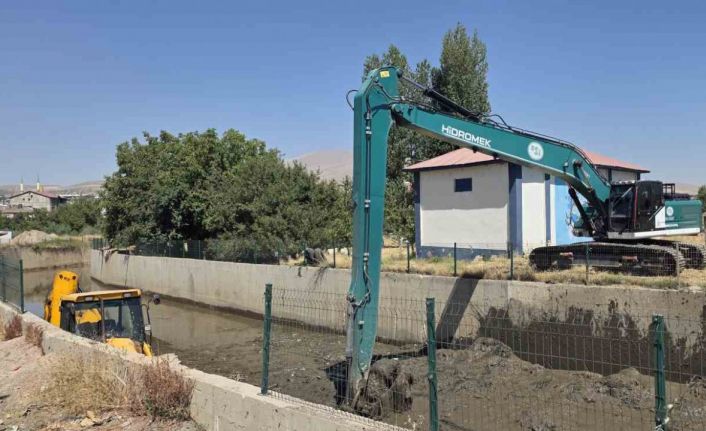 Tatvan’da dere temizliği çalışması yapıldı