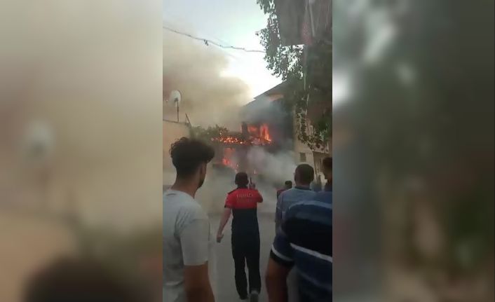 Tek katlı evde çıkan yangın mahalleliyi korkuttu