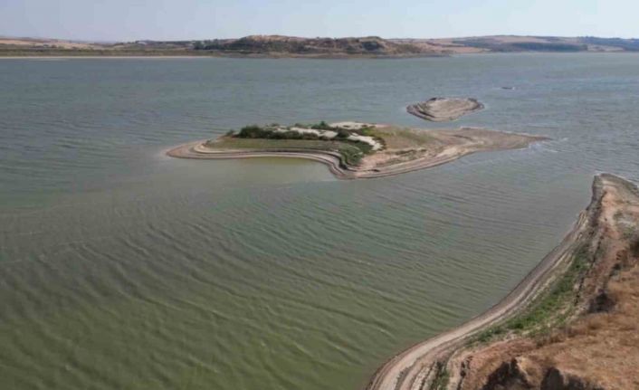 Tekirdağ’da barajda adacıklar oluştu