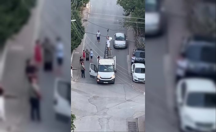 Tele takılarak mahsur kalan güvercini böyle kurtardılar