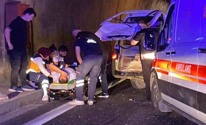 TEM Otoyolu’nda 7 araç kazaya karıştı: 5 yaralı