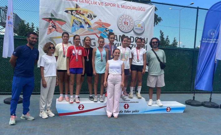 Tenis takımı Türkiye finallerinde