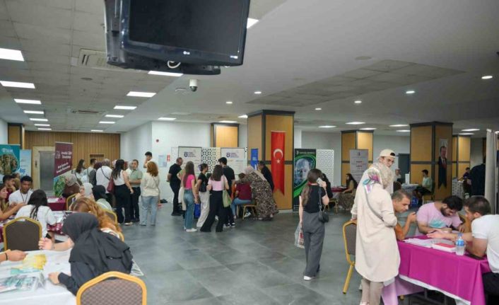 "Tercih ve Tanıtım Fuarı" Esenyurtlu gençleri üniversitelerle buluşturdu