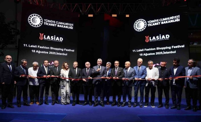 Ticaret Bakanı Bolat: "Yıl sonunda ihracatta 390 milyar doları aşacağız"