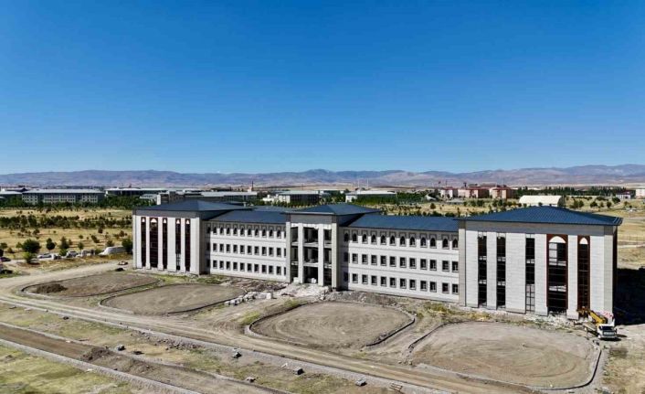 Tıp Fakültesi binasıyla Ağrı sağlıkta bölgesel güç kazanacak