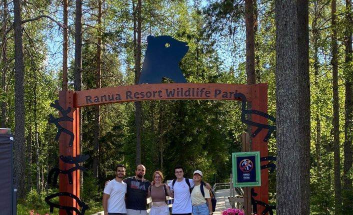 Tıp ve eczacılık öğrencileri yazı 21 ülkede staj yaparak geçirdi