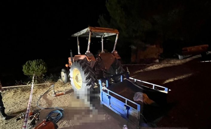 Traktörünün altında kalan sürücü hayatını kaybetti