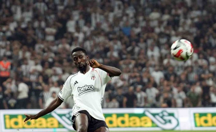 Trendyol Süper Lig: Beşiktaş: 1 - Eyüpspor: 1 (İlk yarı)