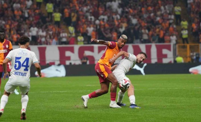 Trendyol Süper Lig: Galatasaray: 1 - Çaykur Rizespor: 0 (İlk yarı)