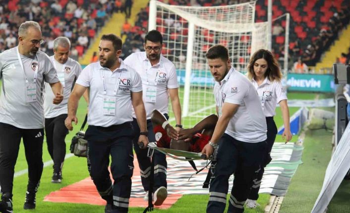 Trendyol Süper Lig: Gaziantep FK: 0 - Galatasaray: 3 (İlk yarı)