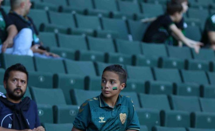 Trendyol Süper Lig: Kocaelispor: 0 - Samsunspor: 0 (İlk yarı)