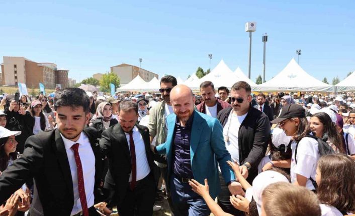 TÜGVA Yüksek İstişare Kurulu Üyesi Bilal Erdoğan, TÜGVA Yaz okulunu kapanış törenine katıldı