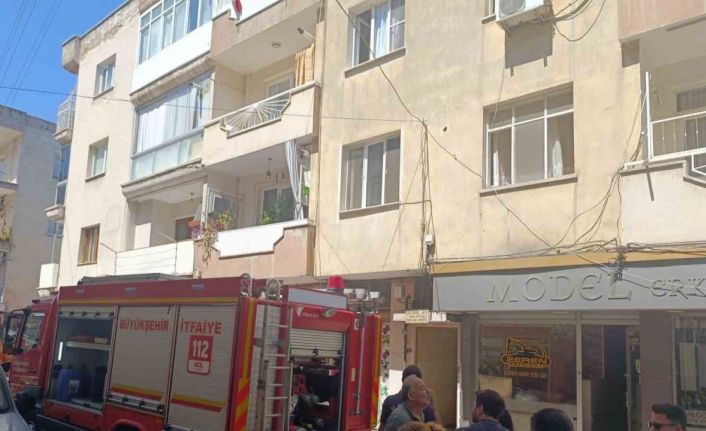 Turgutlu’da çıkan yangında 2 muhabbet kuşu telef oldu