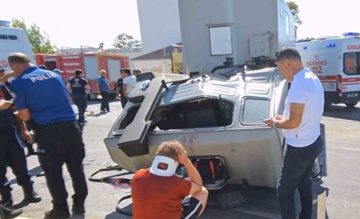 Turistlerin karavanı ile tır çarpıştı: 1’i ağır 3 yaralı