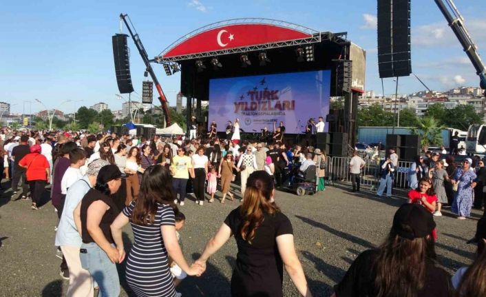 Türk Yıldızları Trabzon’da nefes kesti