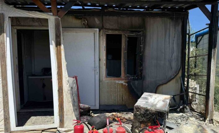 Üç gün açık bırakılan klima yangına neden oldu