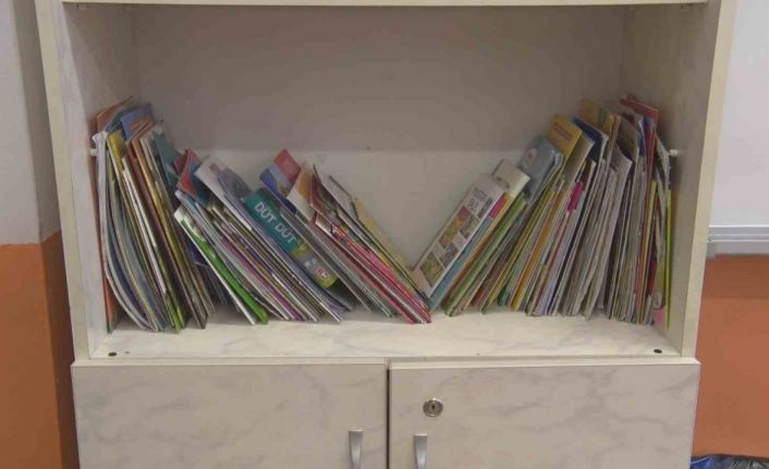 Ücretsiz ders kitapları sıralardaki yerini aldı