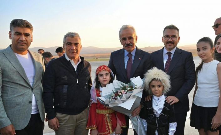 Ulaştırma ve Altyapı Bakanı Uraloğlu Iğdır’da