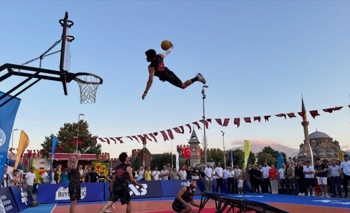 Uluslararası Basketbol turnuvası devam ediyor