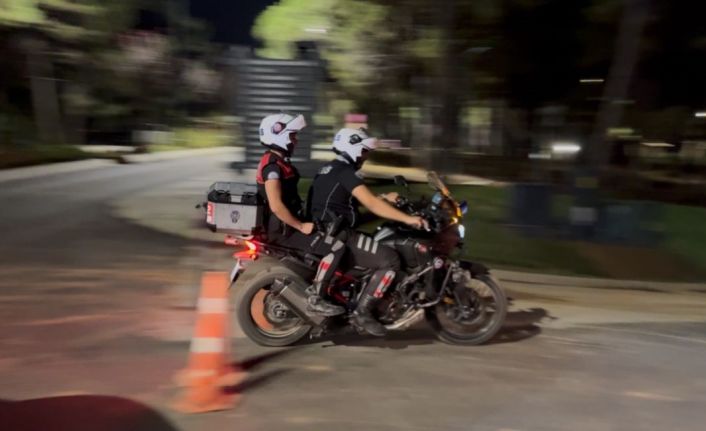 Ümraniye’de sokak ortasında vahşet: Satırla boğazı kesilerek öldürüldü