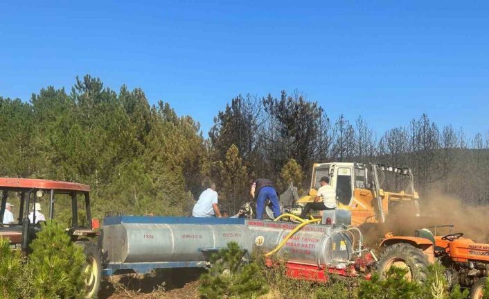 Uşak’taki orman yangını kısmen kontrol altına alındı