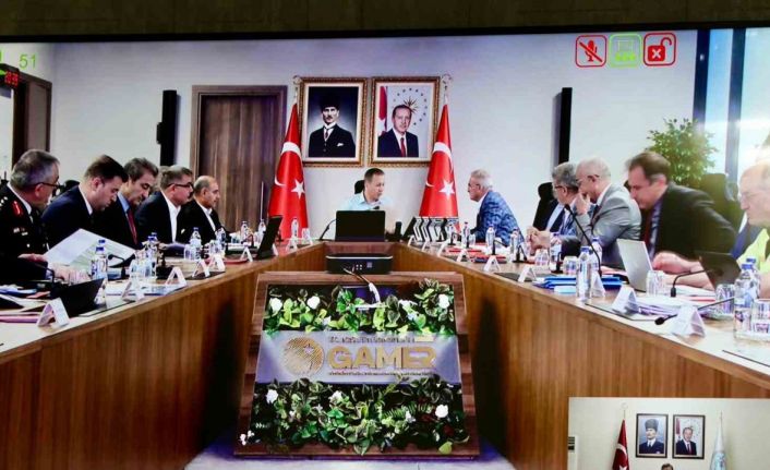 Vali Aydoğdu Bakan Yerlikaya başkanlığındaki toplantıya katıldı