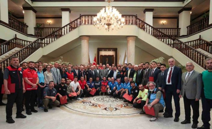 Vali Ayyıldız’dan kahramanlara teşekkür belgesi