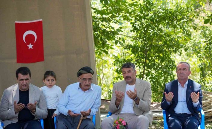 Vali Çelik, Şemdinli’de şehit ailelerini ziyaret etti