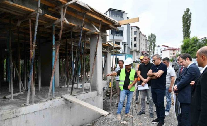 Vali Çiçek, spor inşaatlarını denetledi