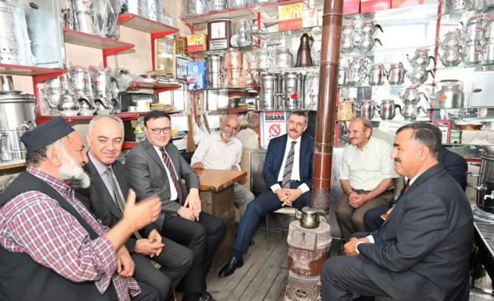 Vali Çiftçi, Kavaflar çarşısı esnafını ziyaret etti