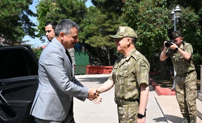 Vali Çiftçi’den Altuğ Paşa’ya tebrik