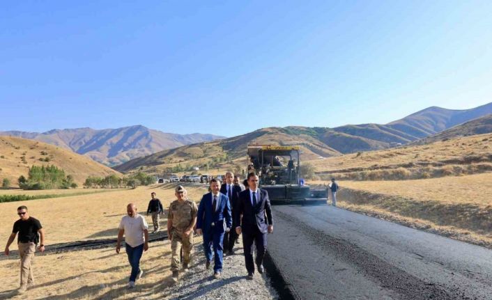 Vali Karakaya Tatvan’da incelemelerde bulundu