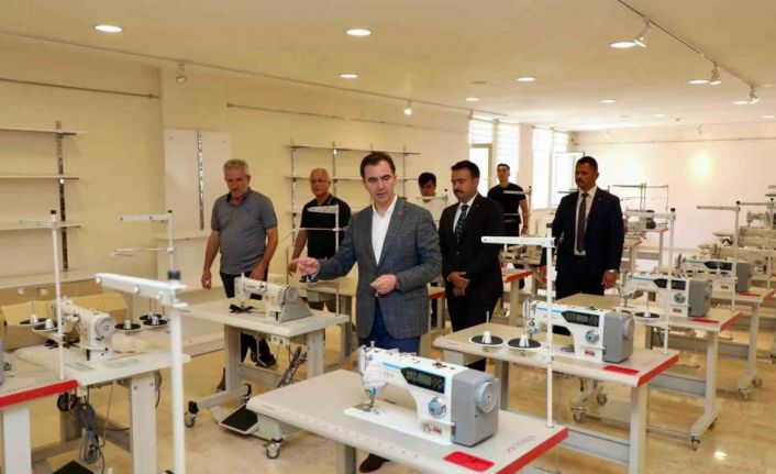 Vali Karkaya’dan Ahlat’ta ziyaretler