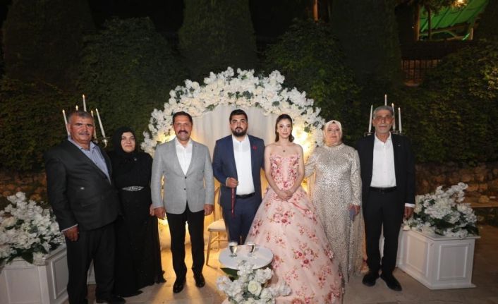 Vali Masatlı, genç çiftin nişan mutluluğuna ortak oldu