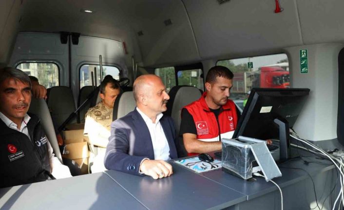 Vali Varol, mobil göç noktası araçlarını inceledi