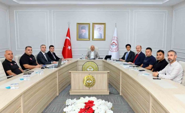 Vali yardımcıları değerlendirme toplantısı yapıldı