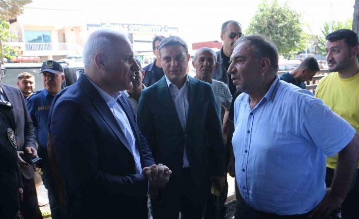 Vali Zorluoğlu, Traktörcüler Sitesi’ndeki yangın sonrası incelemelerde bulundu