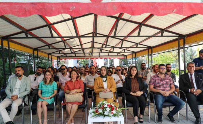Van Büyükşehir Belediyesi, dijital gençlik merkezinin kapılarını hizmete açtı