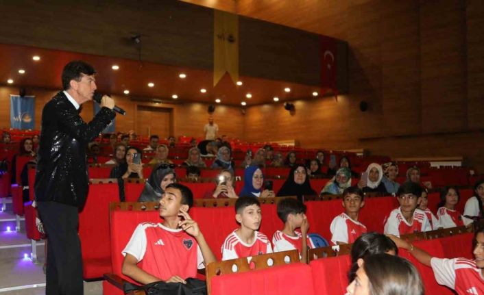 Van Büyükşehir Belediyesi ‘Meddah’lık geleneğini sürdürüyor