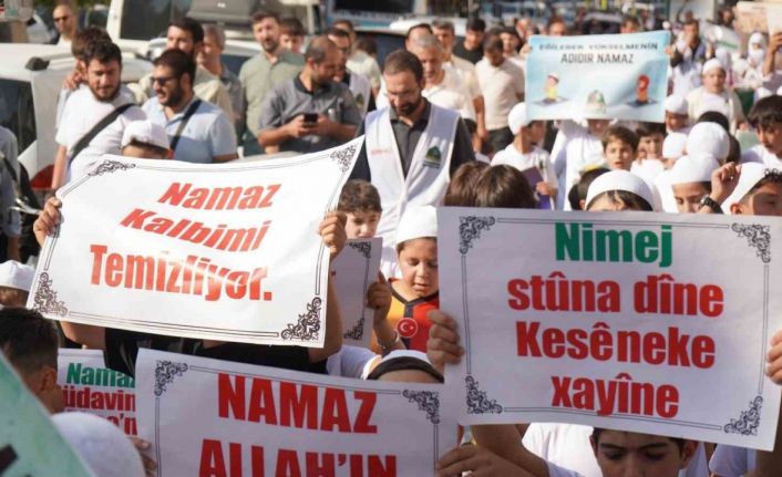 Van’da çocuklardan namaz temalı yürüyüş