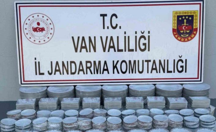 Van’da çok sayıda gümrük kaçağı malzeme ele geçirildi