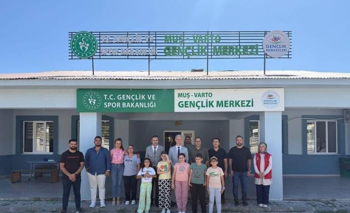 Varto’daki spor tesisleri gençlerle dolup taşıyor