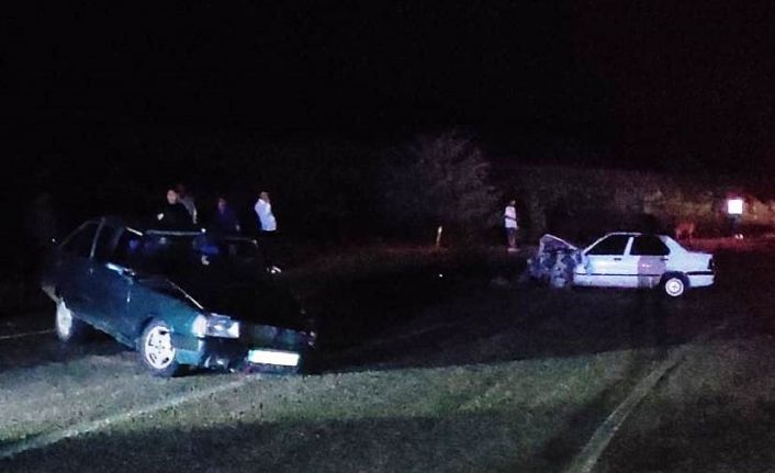 Yağışlı hava kazayı beraberinde getirdi: 2 yaralı