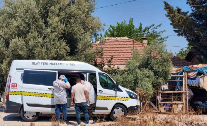 Yakınları tarafından evinde ölü bulundu