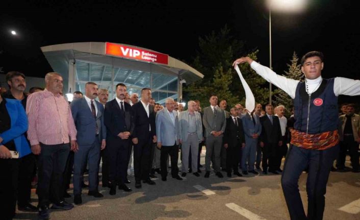 Yalçın’a Erzurum’da coşkulu karşılama