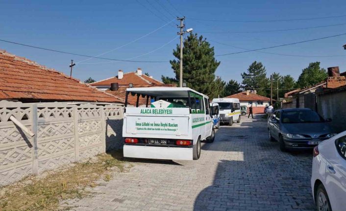 Yalnız yaşayan adam evinde ölü bulundu