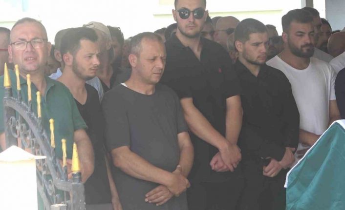 Yalova’da trafik kazasında ölen genç son yolculuğuna uğurlandı