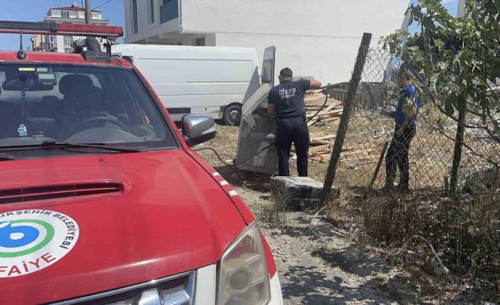 Yanıcı malzeme çöp konteynerinde yangın çıkardı