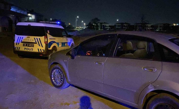 Yaşı küçük, ehliyetsiz sürücü kovalamaca sonucu yakalandı