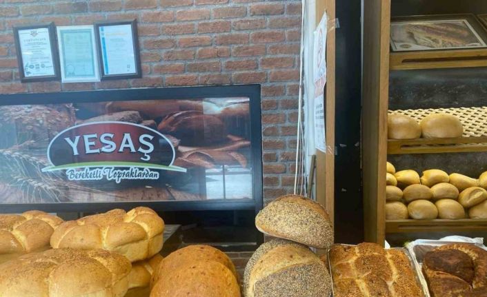 Yenişehir’de domatesli ekmek üretildi